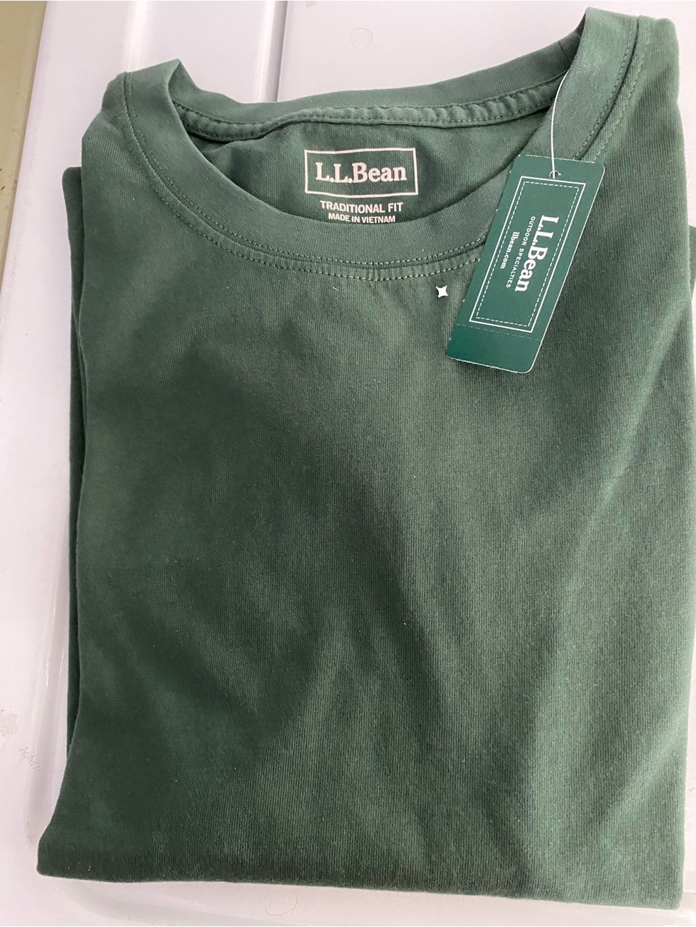 L.L. Bean Men's Traditional Fit T-Shirt in Pine Green, NWT, SIZE L, #224547